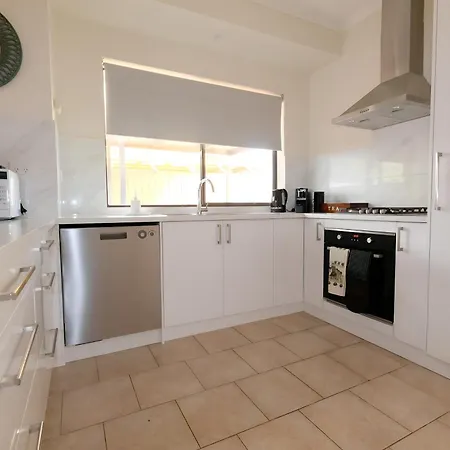 Cosy, Stylish 3 Bedroom Stay In Hoppers Crossing Tarneit Exterior photo