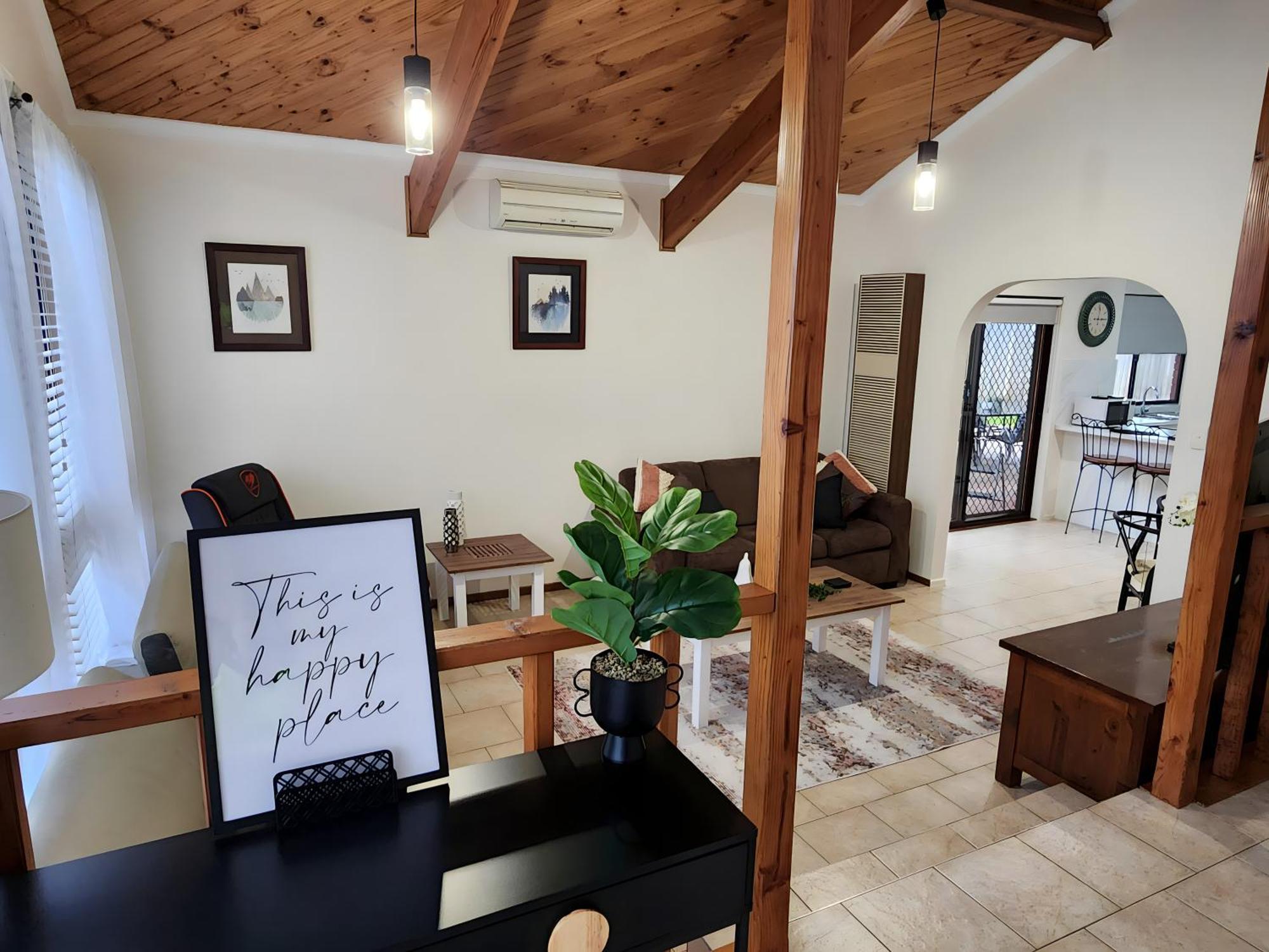 Cosy, Stylish 3 Bedroom In Hoppers Crossing *